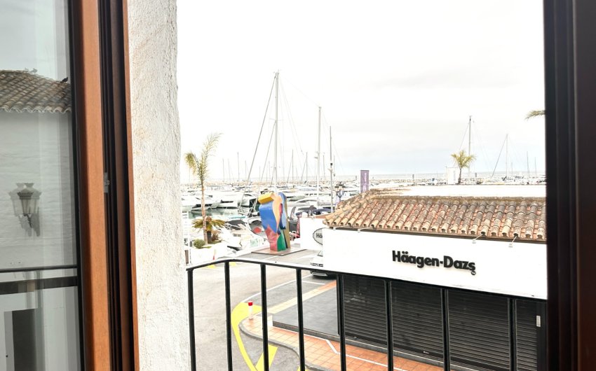 Resale - Apartment -
Marbella - Puerto Banús