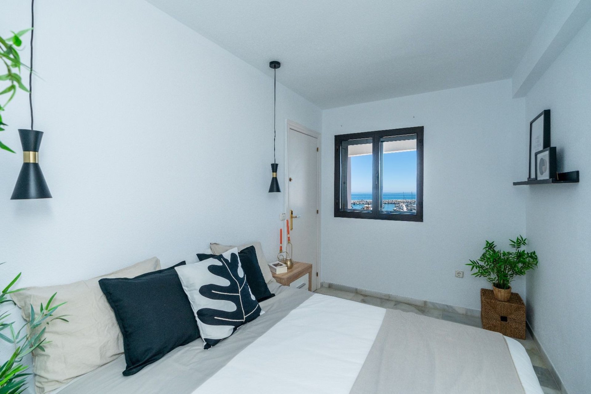 Resale - Apartment -
Marbella - Puerto Banús