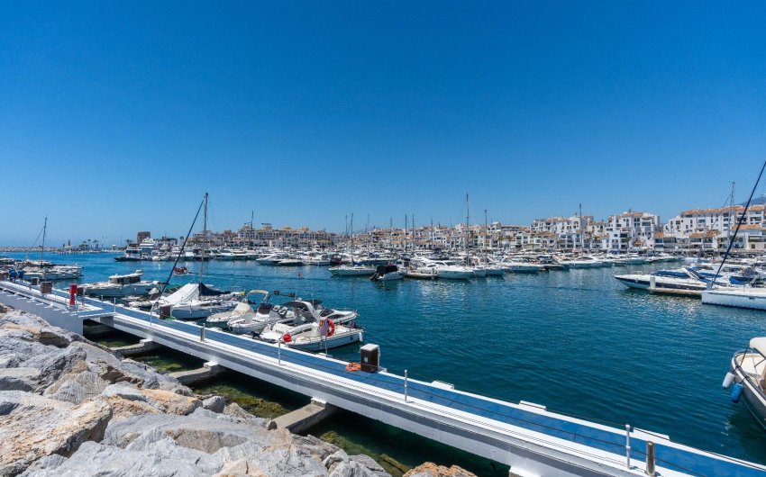 Resale - Apartment -
Marbella - Puerto Banús