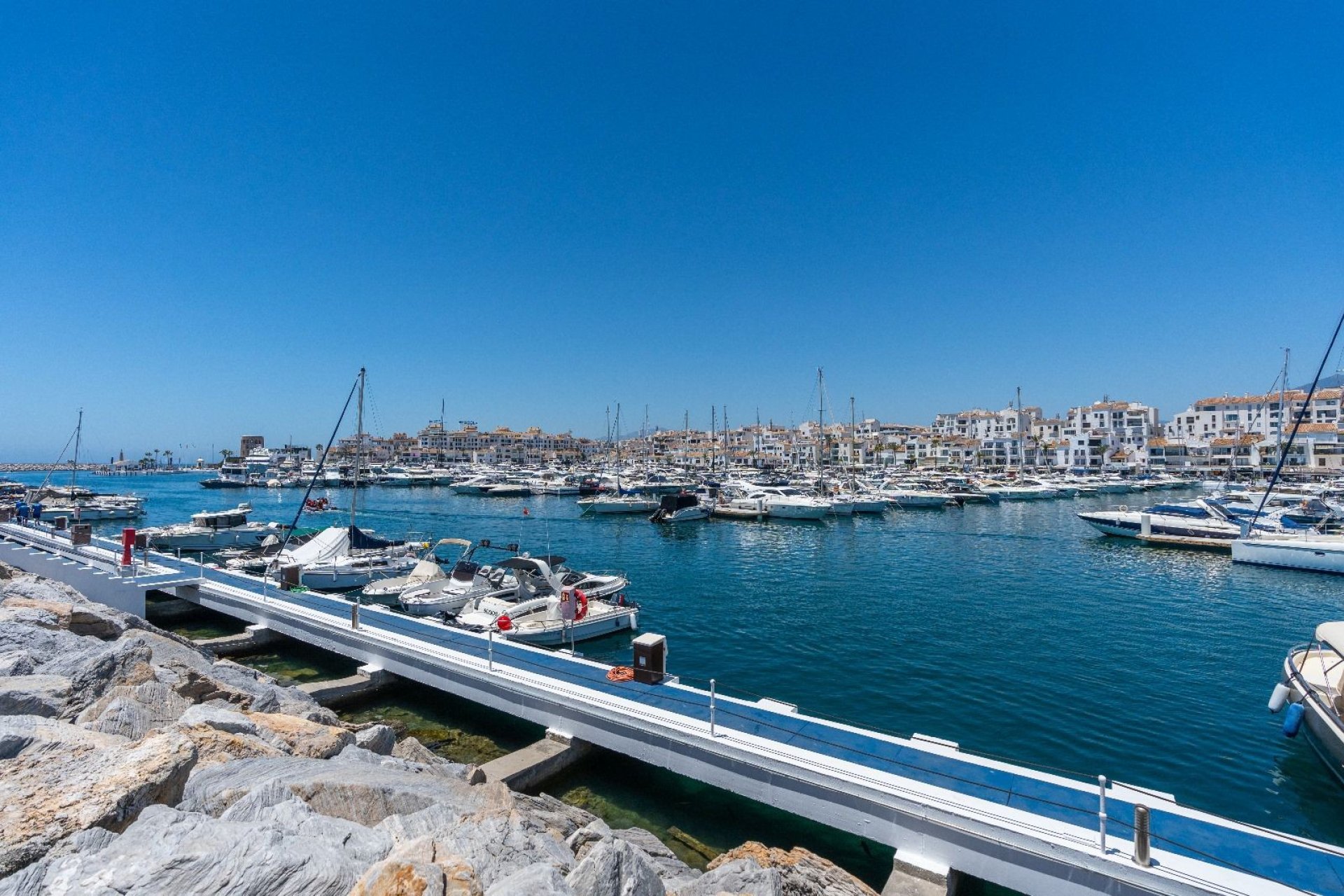 Resale - Apartment -
Marbella - Puerto Banús