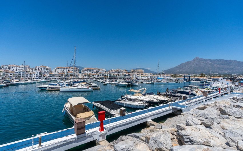 Resale - Apartment -
Marbella - Puerto Banús