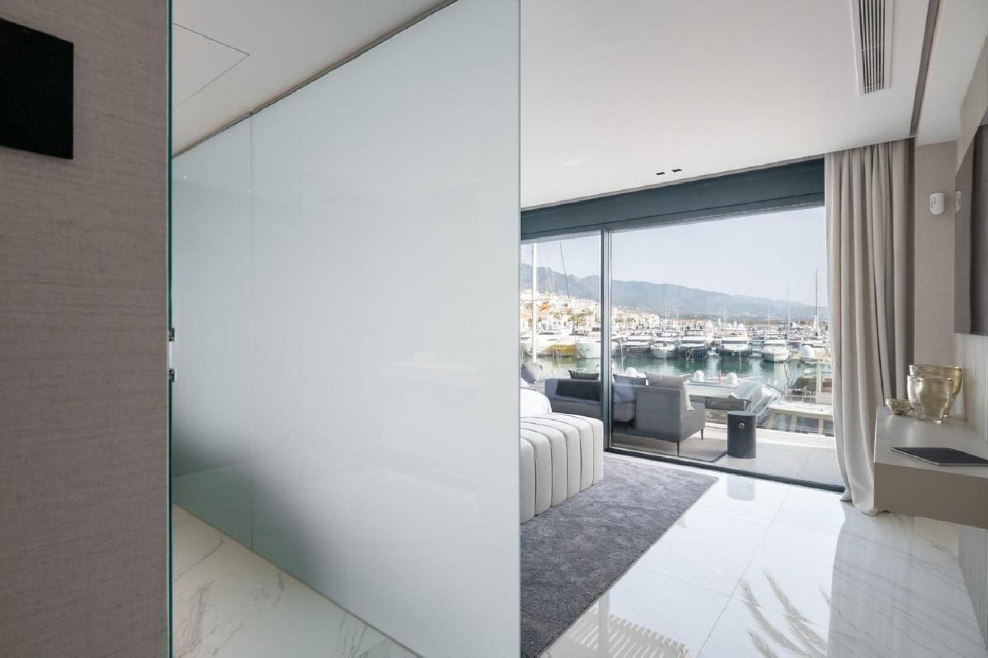 Resale - Apartment -
Marbella - Puerto - Puerto Banús