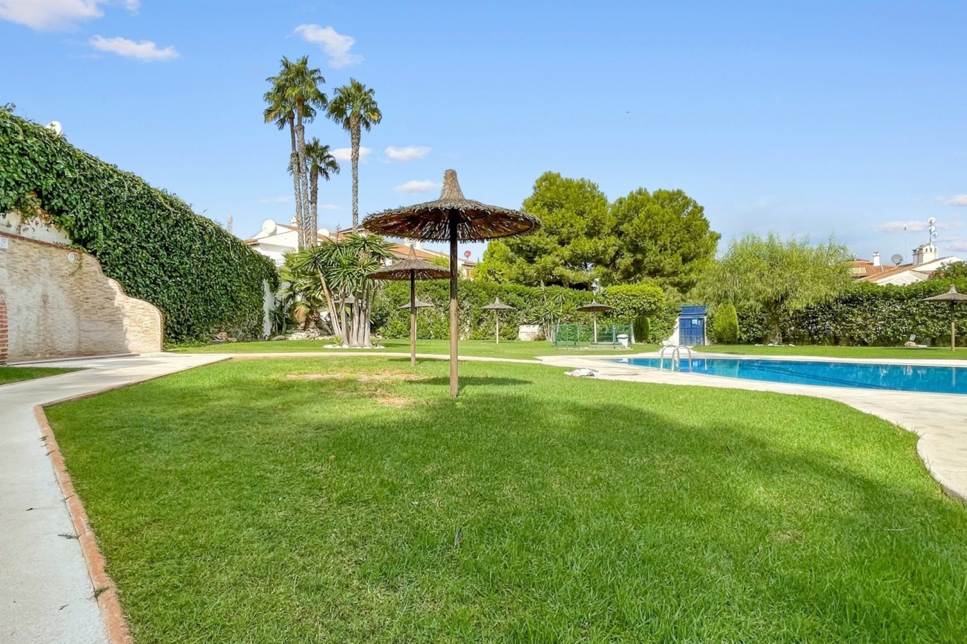 Resale - Apartment -
Mil Palmeras - Costa Blanca