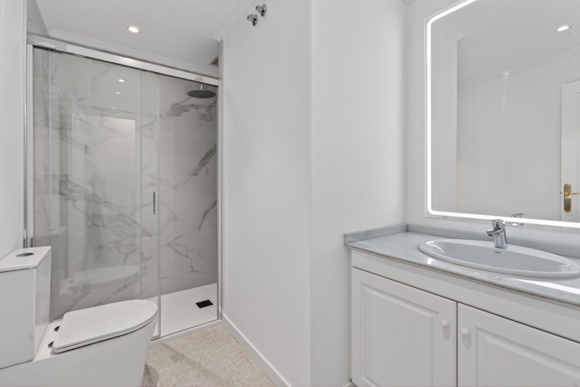 Resale - Apartment -
Orihuela Costa - Campoamor