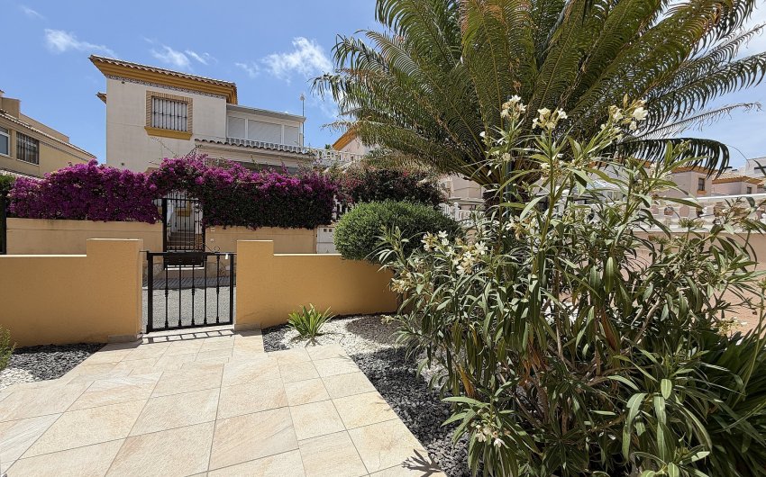 Resale - Apartment -
Orihuela Costa - Costa Blanca