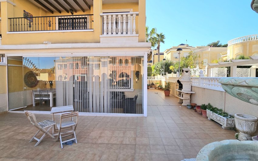 Resale - Apartment -
Orihuela Costa - Las Filipinas