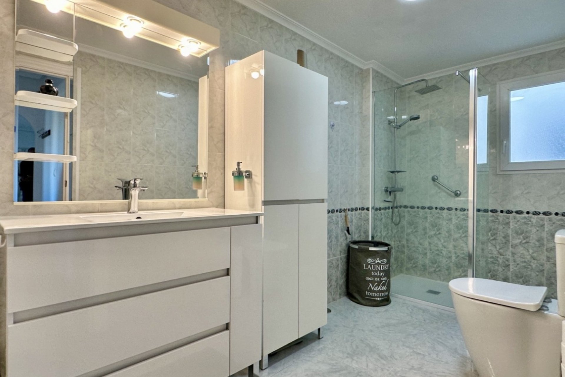 Resale - Apartment -
Orihuela Costa - Playa Flamenca