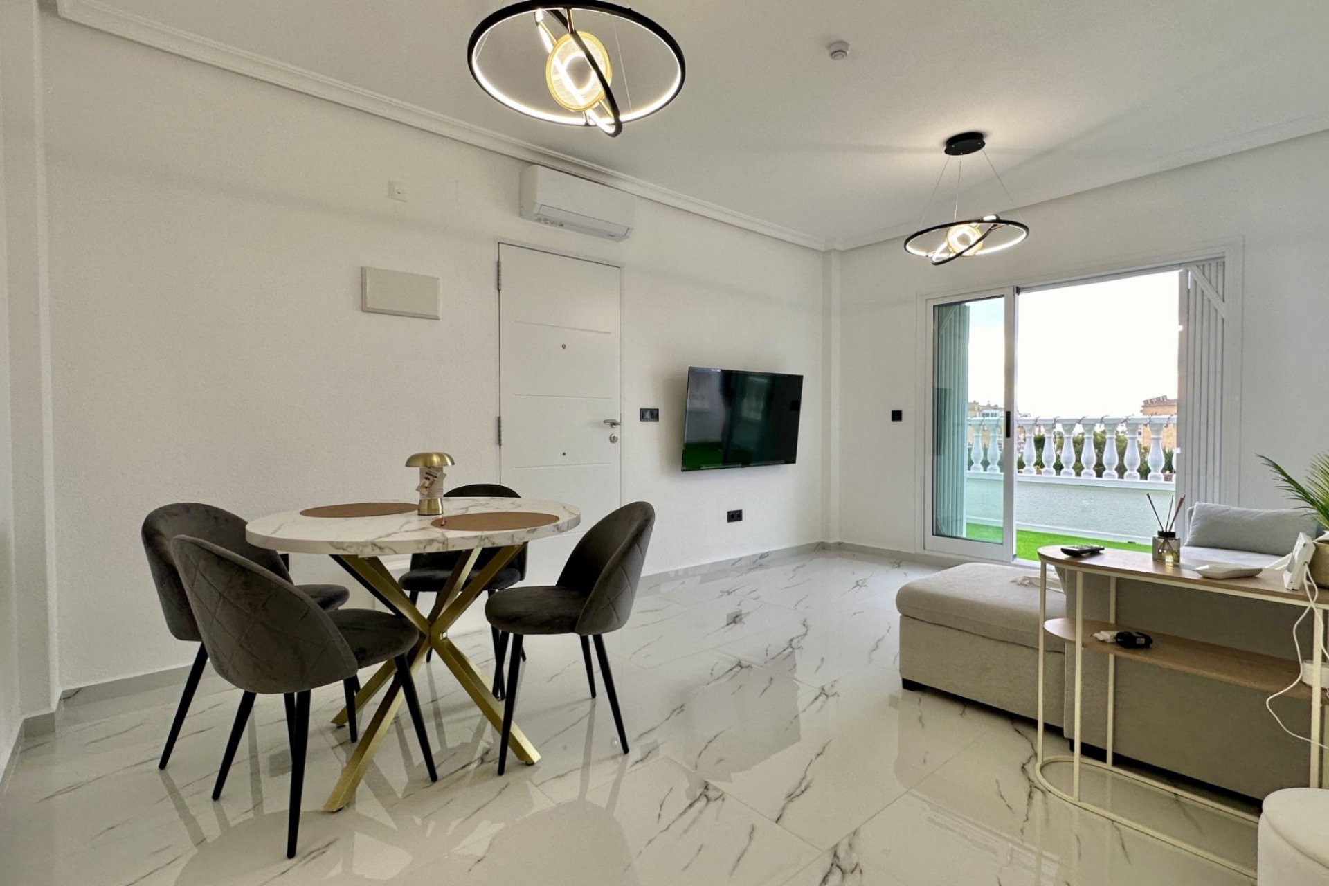 Resale - Apartment -
Orihuela Costa - Playa Flamenca