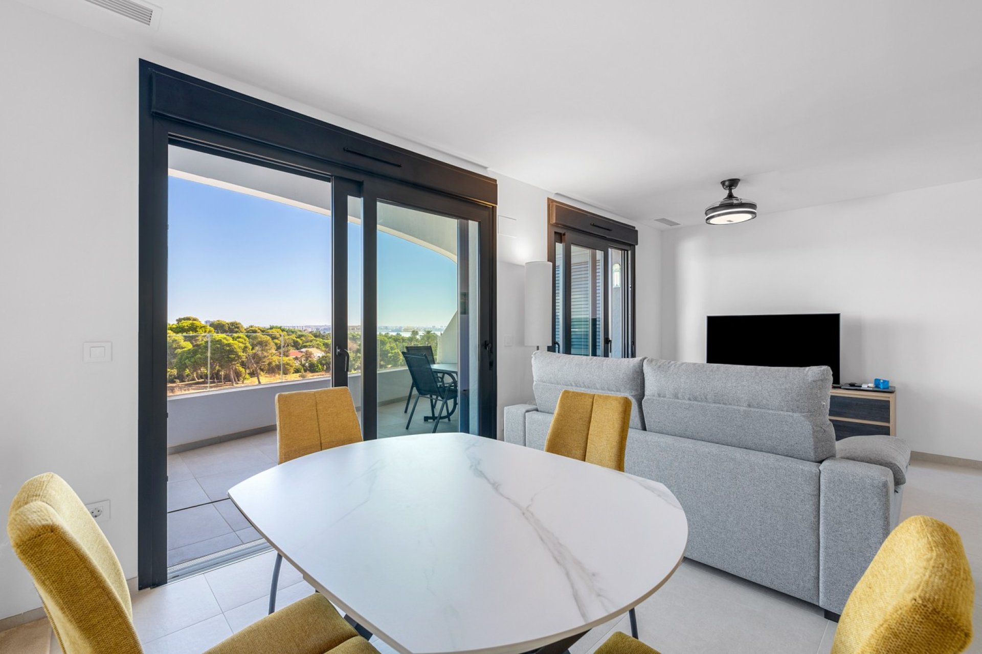 Resale - Apartment -
Orihuela Costa - Punta Prima