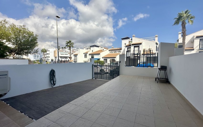 Resale - Apartment -
Orihuela Costa - Villamartín
