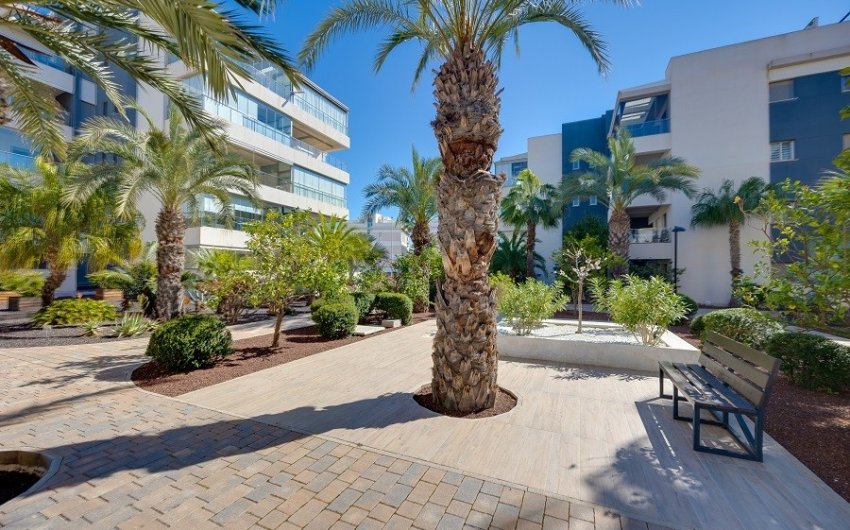 Resale - Apartment -
Orihuela Costa - Villamartín