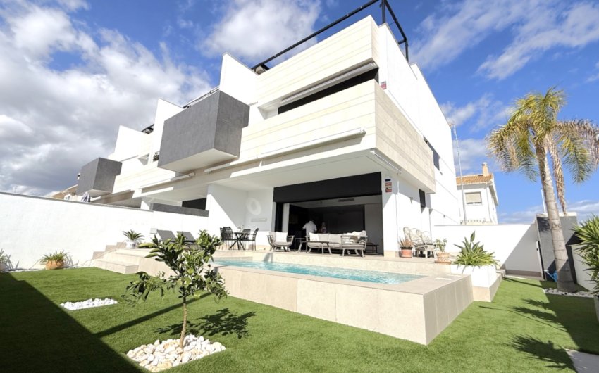Resale - Apartment -
Pilar de la Horadada - Costa Blanca Sur
