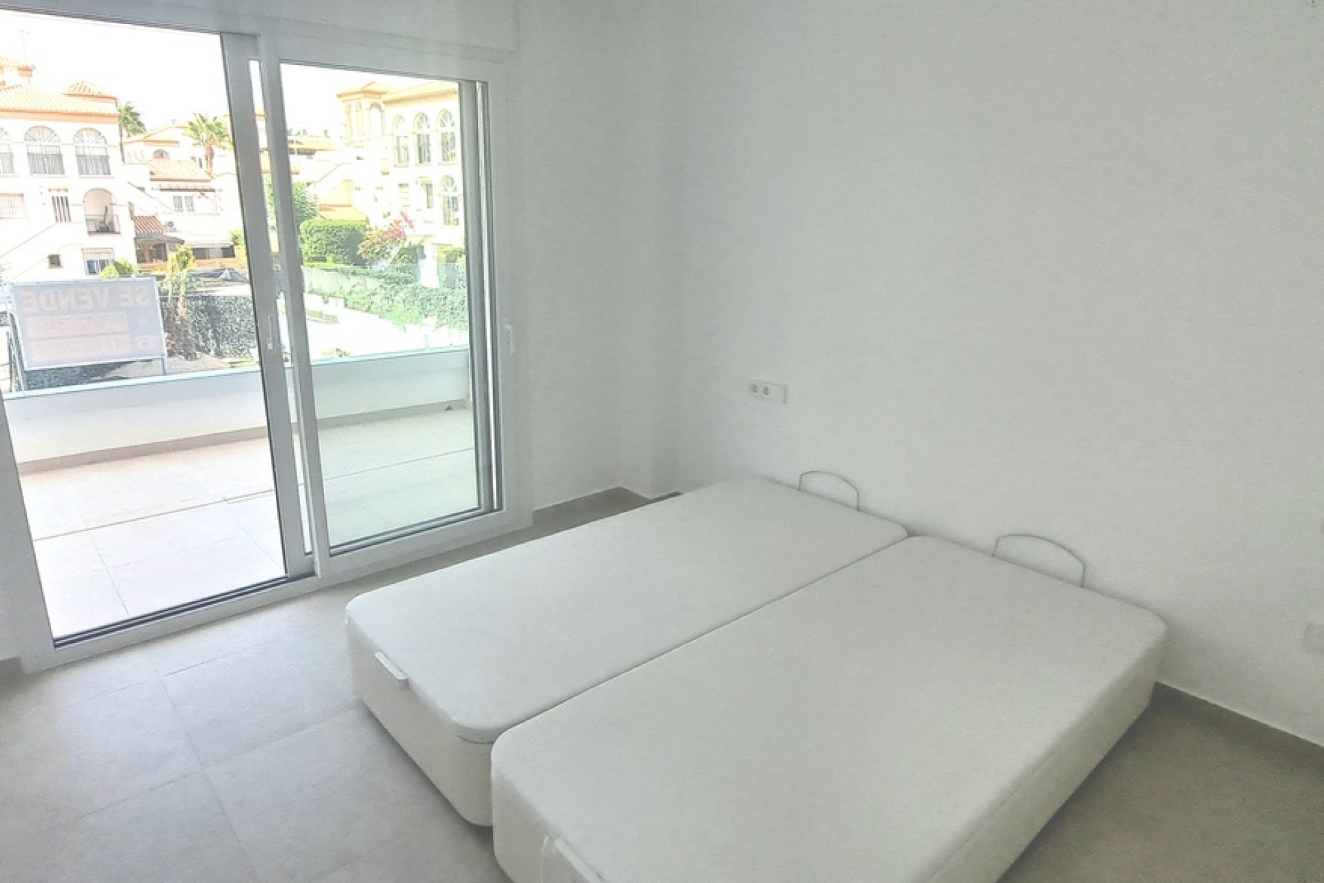 Resale - Apartment -
Playa Flamenca - Costa Blanca