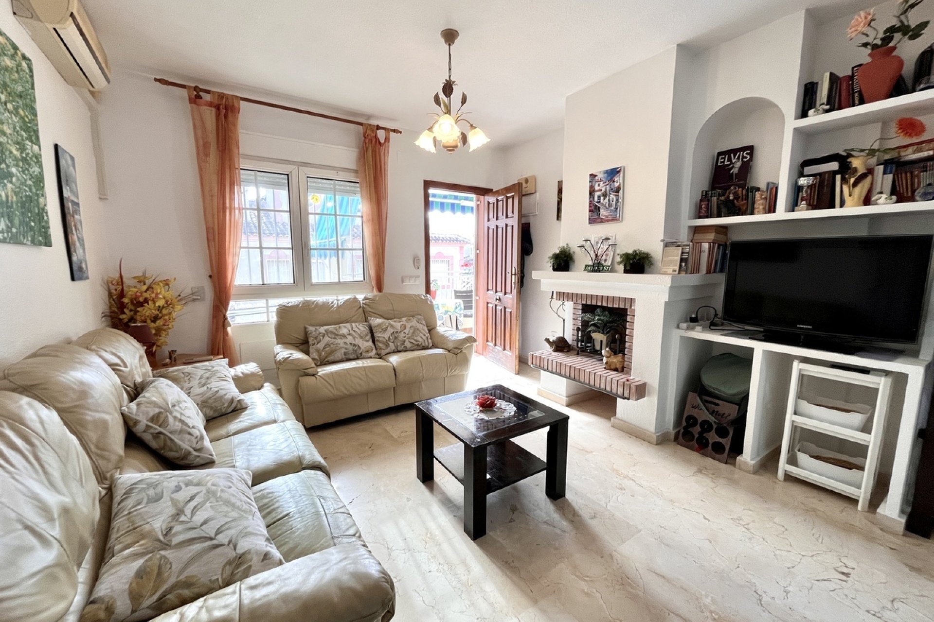 Resale - Apartment -
Playa Flamenca - Costa Blanca