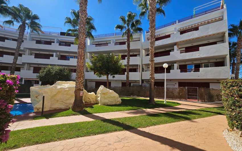 Resale - Apartment -
Playa Flamenca - El Rincon