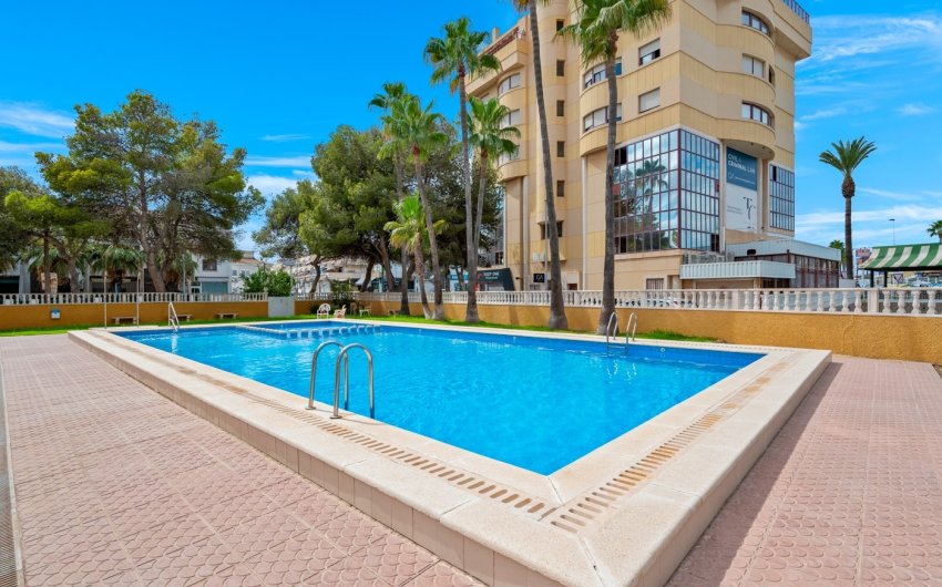 Resale - Apartment -
Punta Prima - Costa Blanca