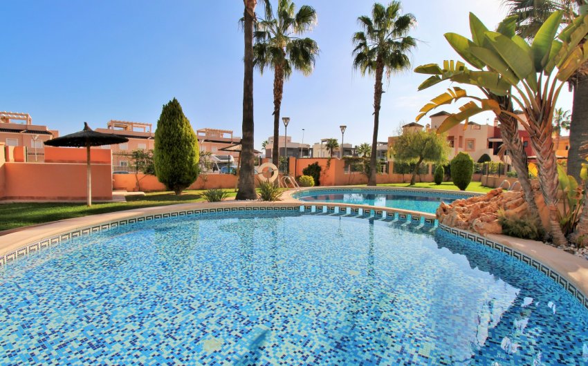 Resale - Apartment -
Punta Prima