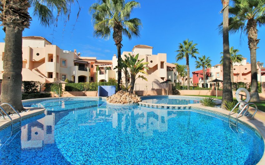 Resale - Apartment -
Punta Prima