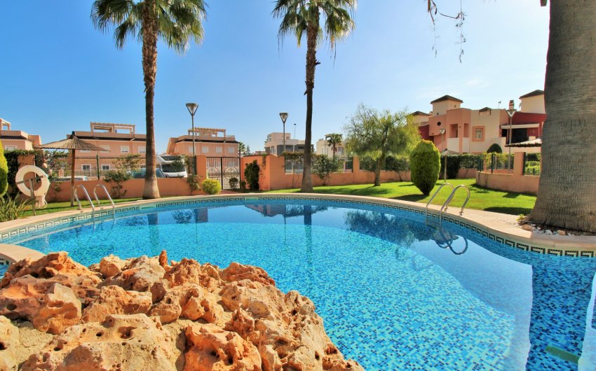 Resale - Apartment -
Punta Prima