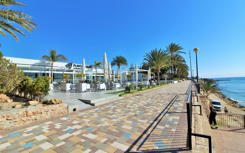 Resale - Apartment -
Punta Prima