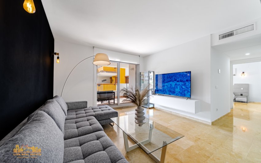 Resale - Apartment -
Punta Prima