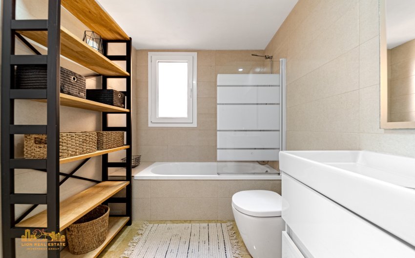 Resale - Apartment -
Punta Prima