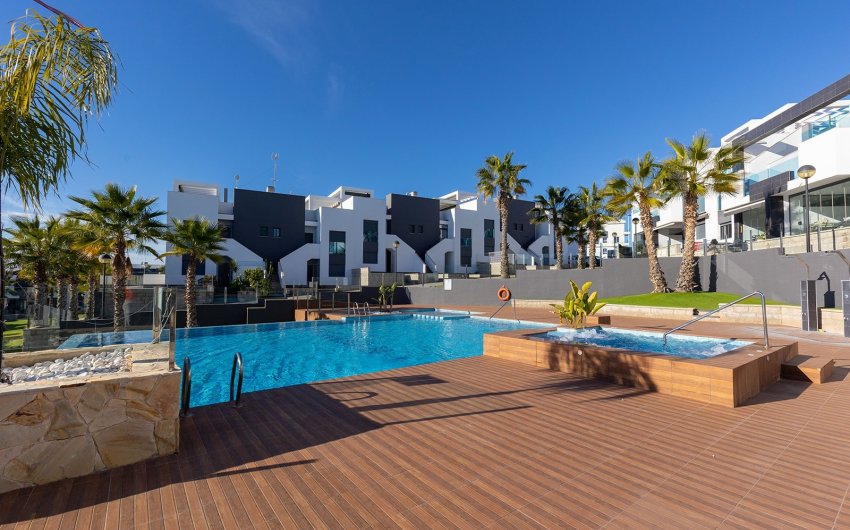 Resale - Apartment -
Punta Prima