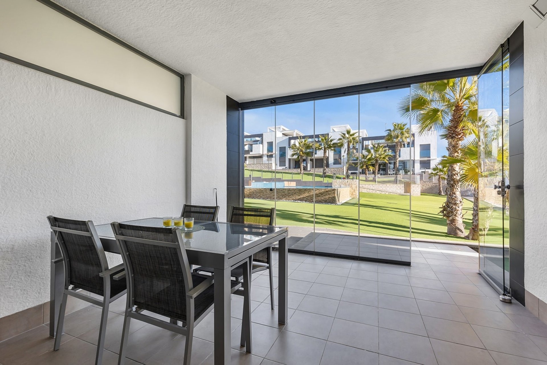 Resale - Apartment -
Punta Prima