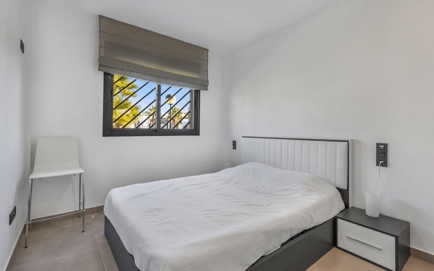 Resale - Apartment -
Punta Prima