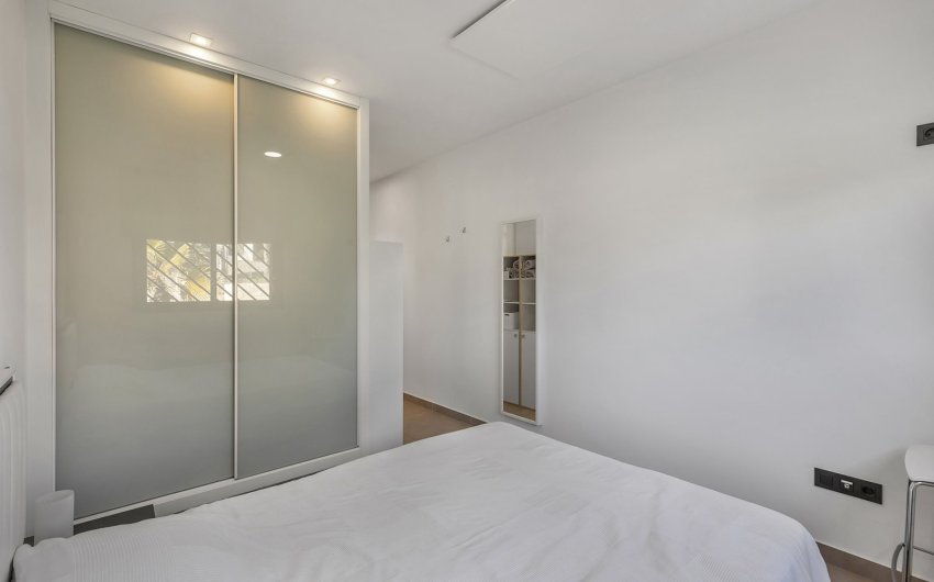 Resale - Apartment -
Punta Prima