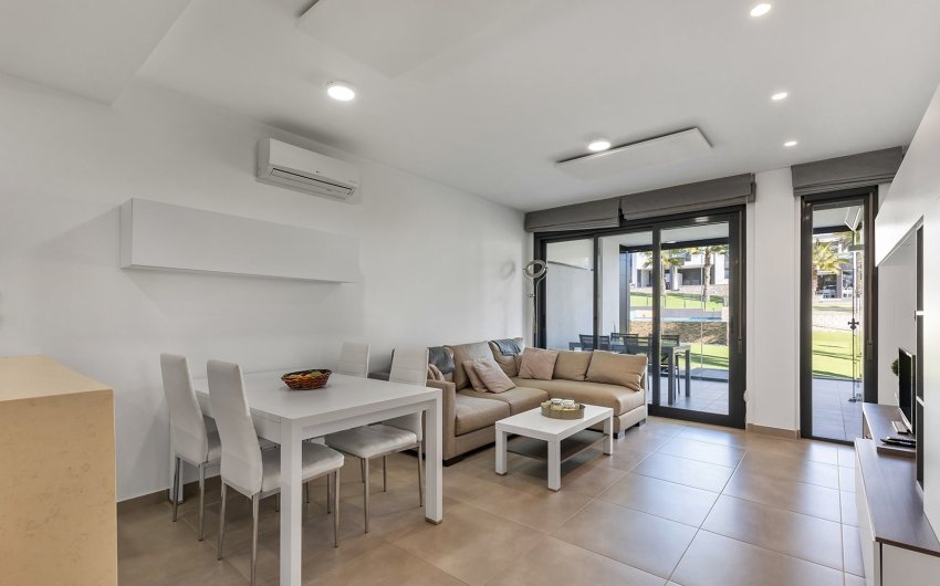 Resale - Apartment -
Punta Prima