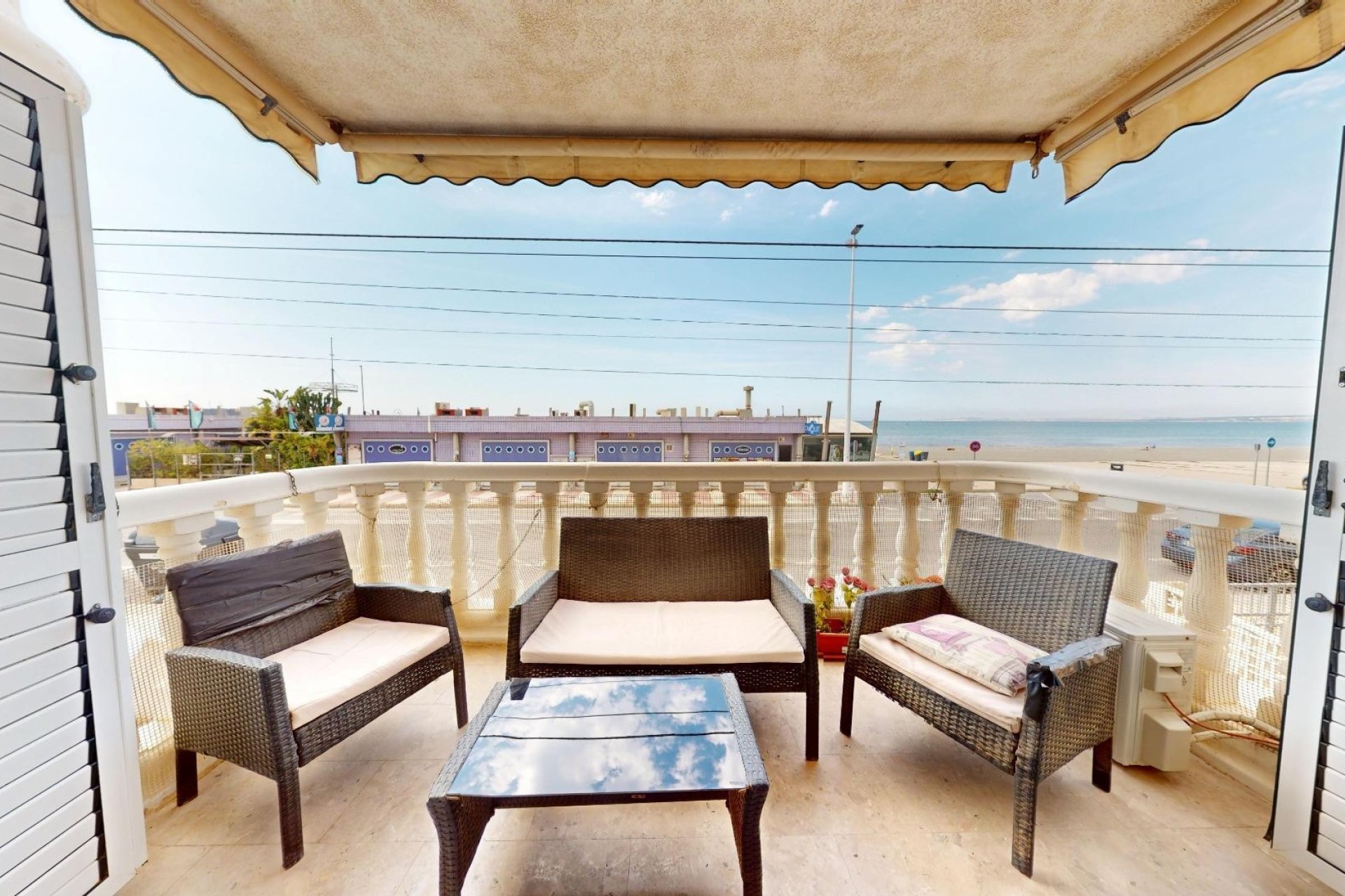 Resale - Apartment -
Santa Pola - Playa Lisa