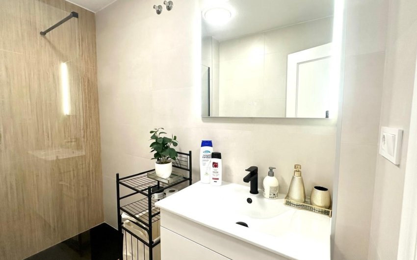 Resale - Apartment -
Torrevieja - Centro