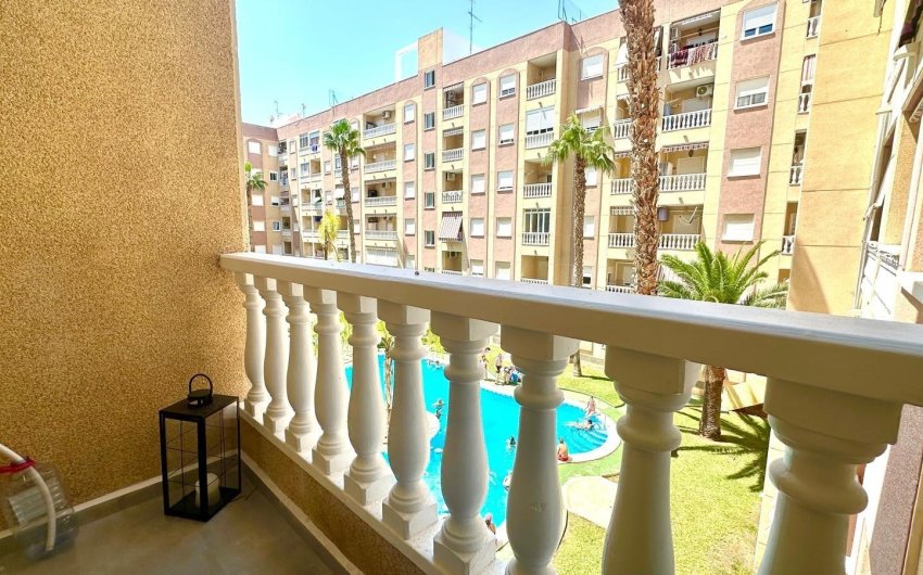Resale - Apartment -
Torrevieja - Centro