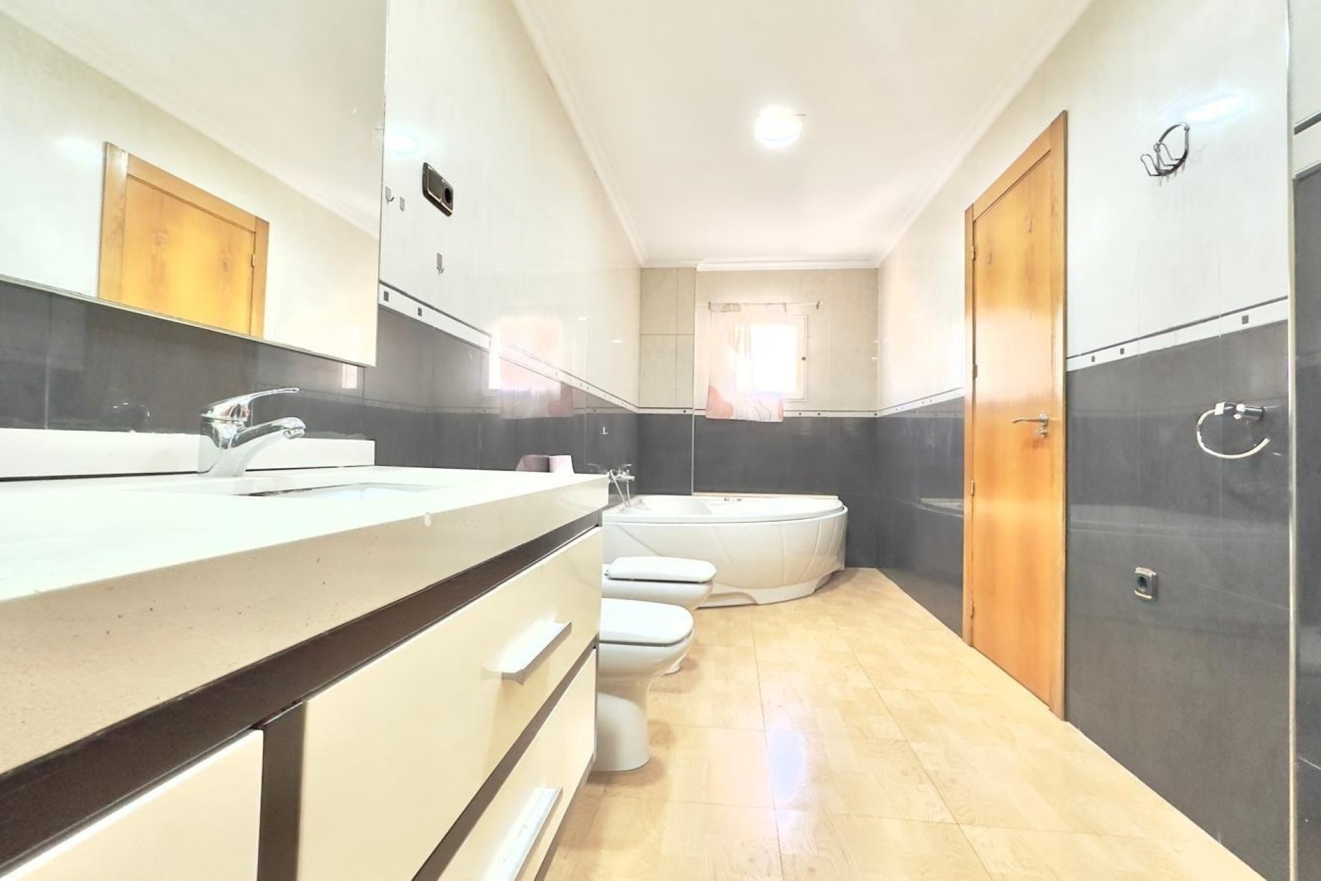 Resale - Apartment -
Torrevieja - Centro