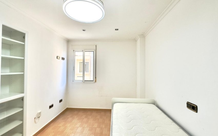 Resale - Apartment -
Torrevieja - Centro