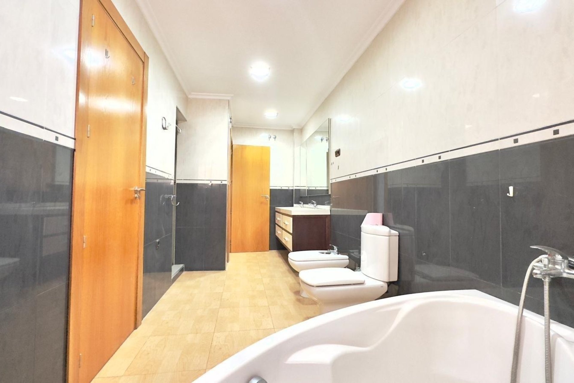 Resale - Apartment -
Torrevieja - Centro
