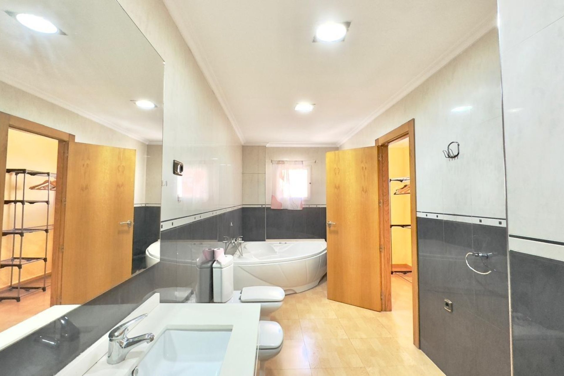 Resale - Apartment -
Torrevieja - Centro