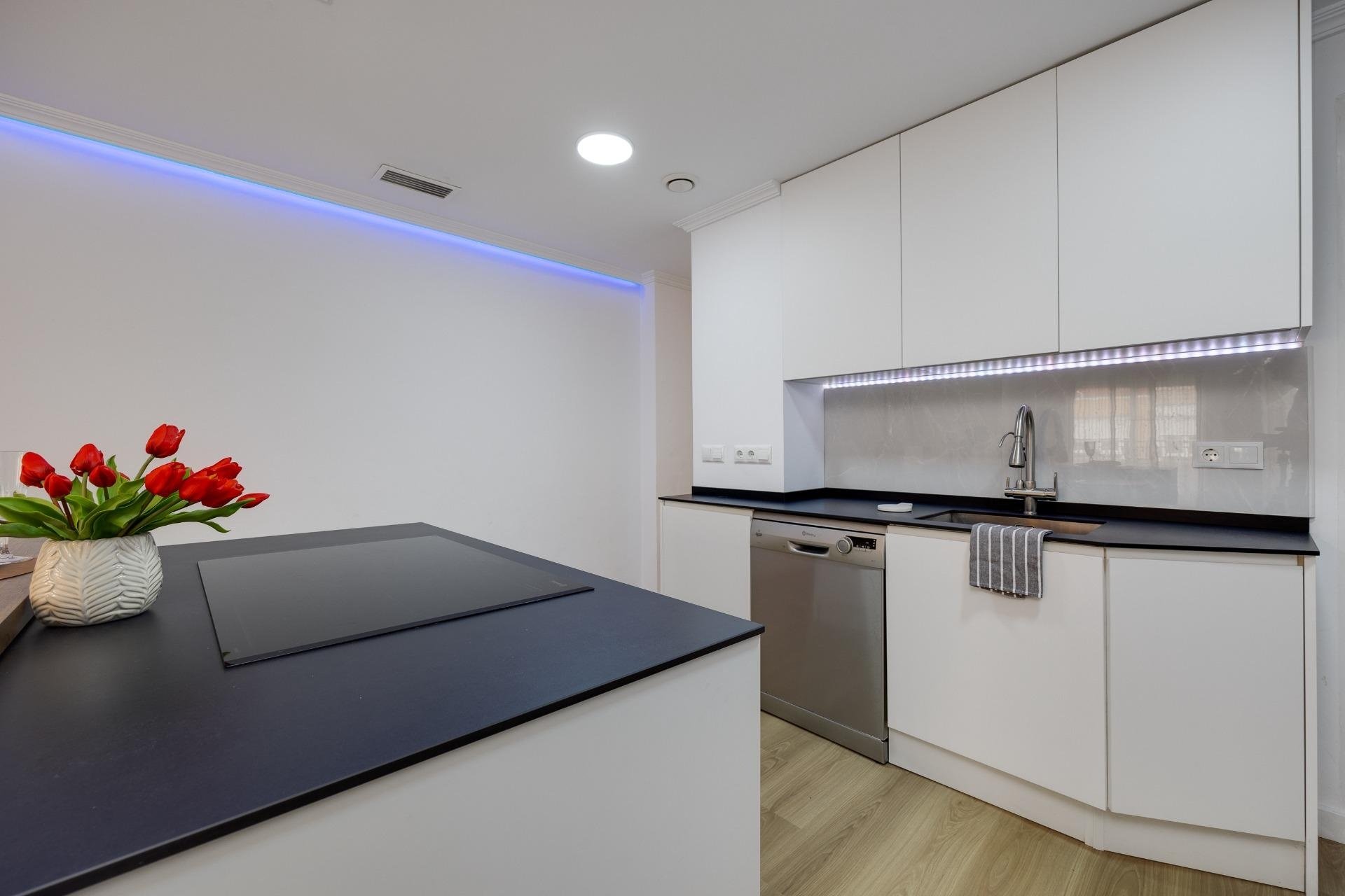 Resale - Apartment -
Torrevieja - Centro