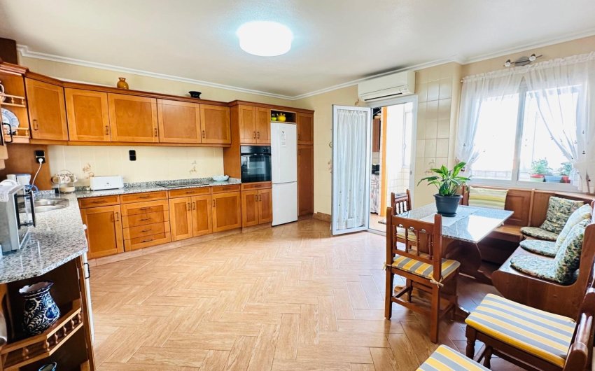 Resale - Apartment -
Torrevieja - Centro
