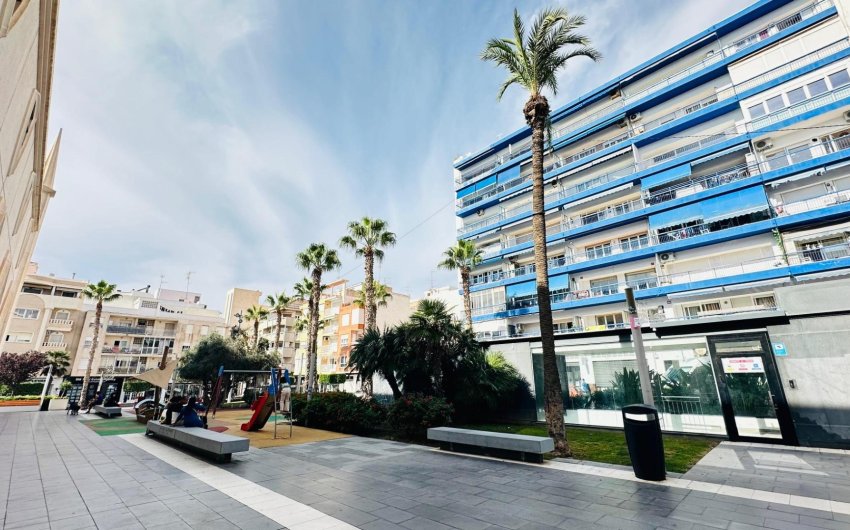 Resale - Apartment -
Torrevieja - Centro
