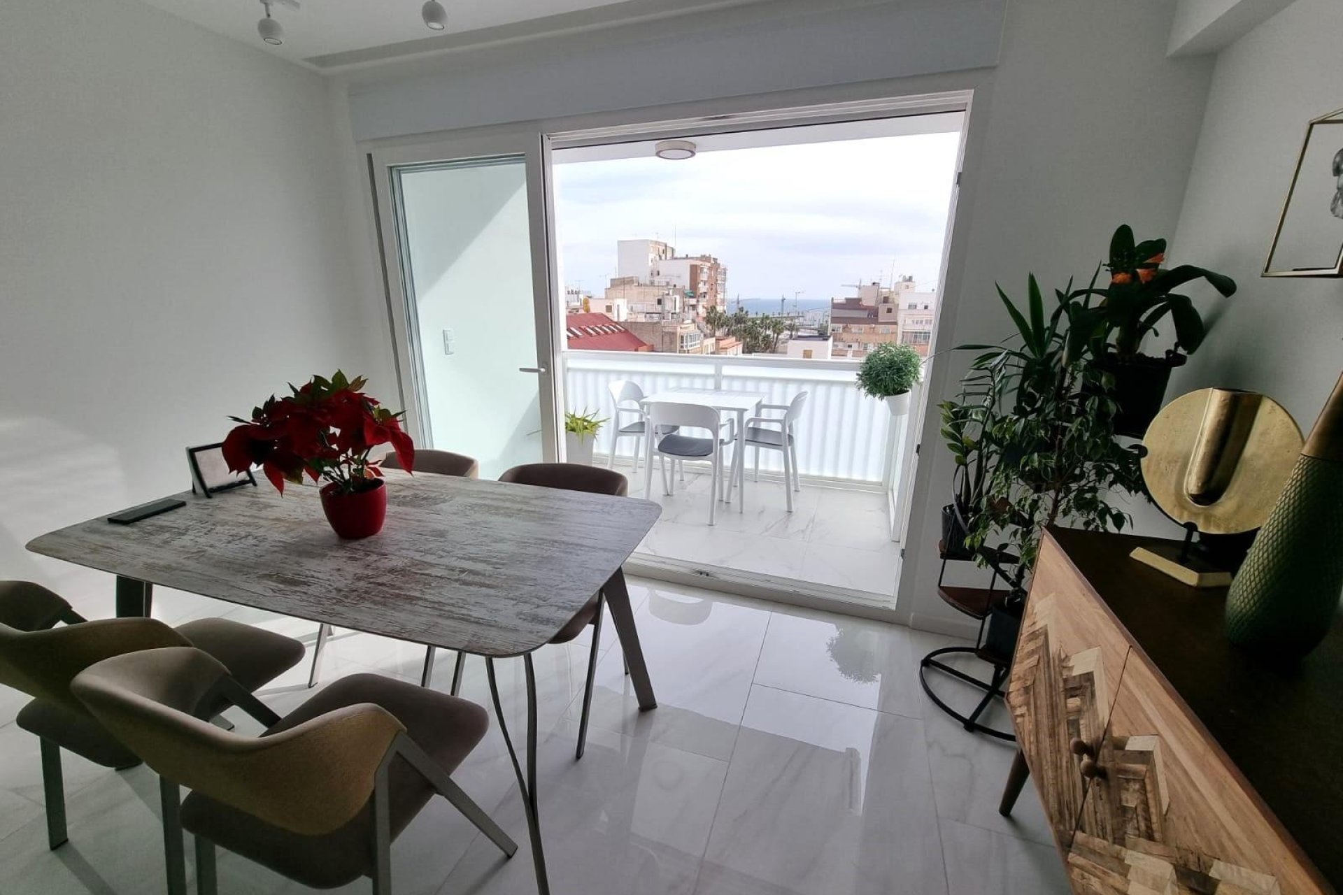 Resale - Apartment -
Torrevieja - Centro