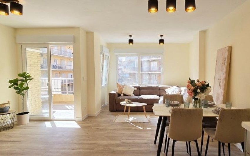 Resale - Apartment -
Torrevieja - Centro