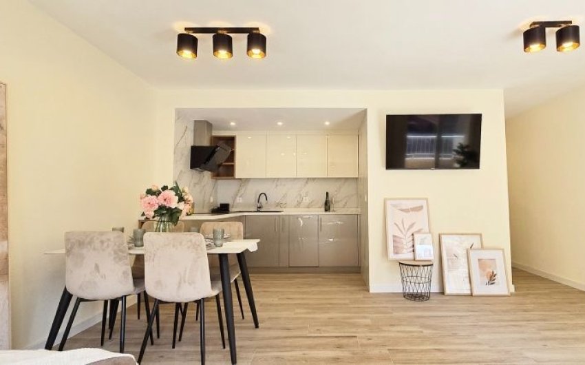 Resale - Apartment -
Torrevieja - Centro