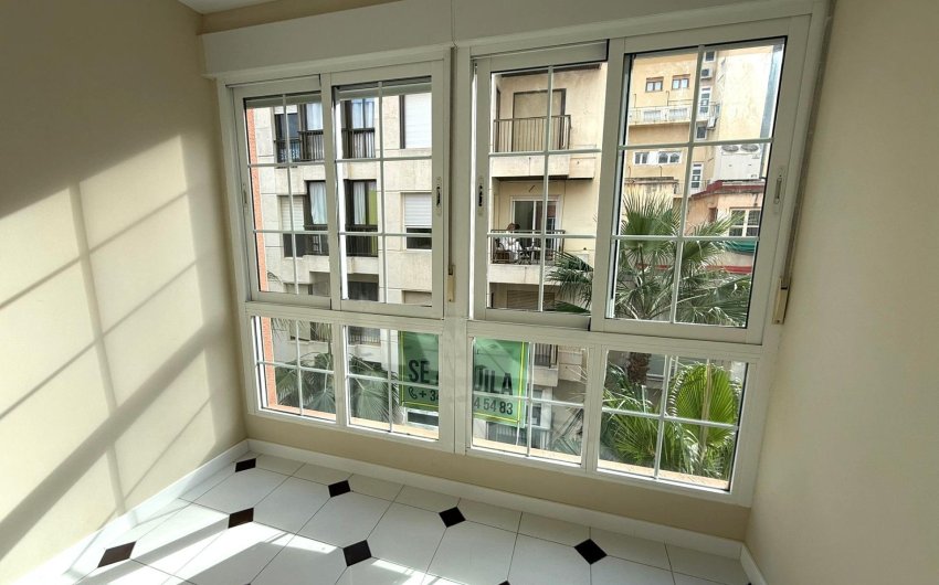 Resale - Apartment -
Torrevieja - Centro