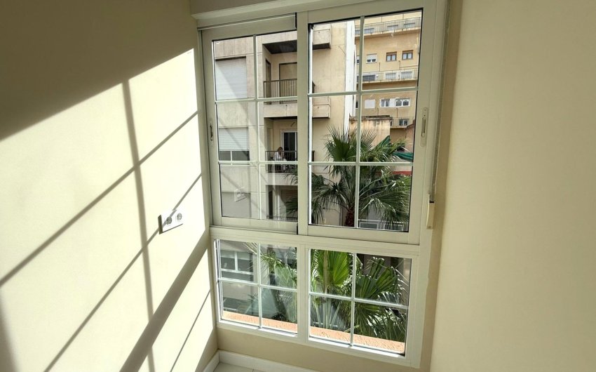 Resale - Apartment -
Torrevieja - Centro