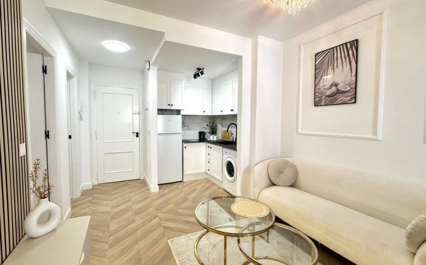 Resale - Apartment -
Torrevieja - Centro