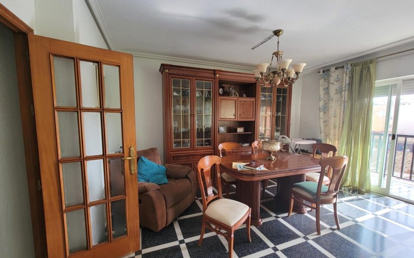 Resale - Apartment -
Torrevieja - Centro