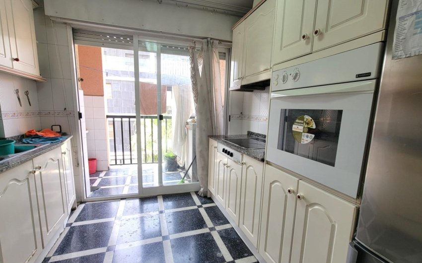 Resale - Apartment -
Torrevieja - Centro