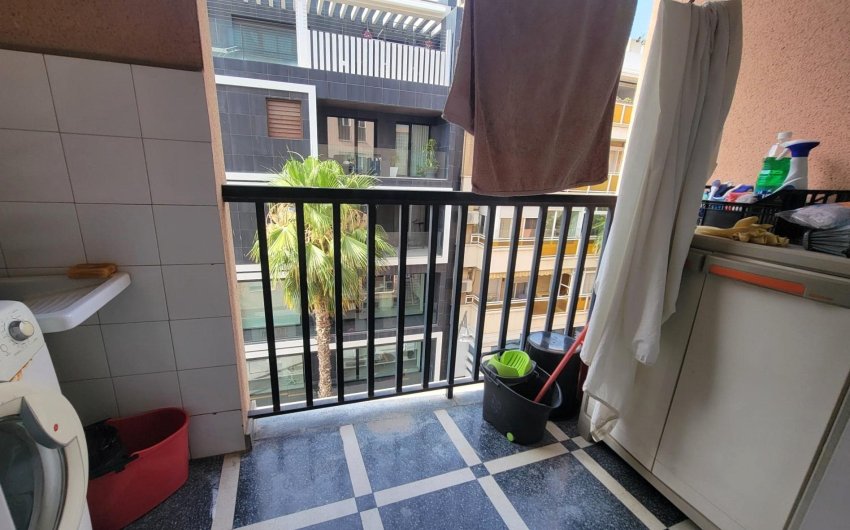Resale - Apartment -
Torrevieja - Centro